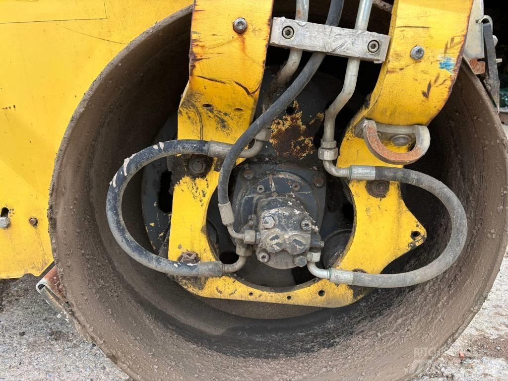 Bomag BW 120 AD-5 مداحل ثنائية الاسطوانة