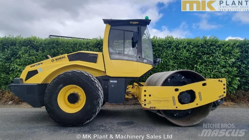 Bomag BW 213 D-5 مداحل أحادية الأسطوانة