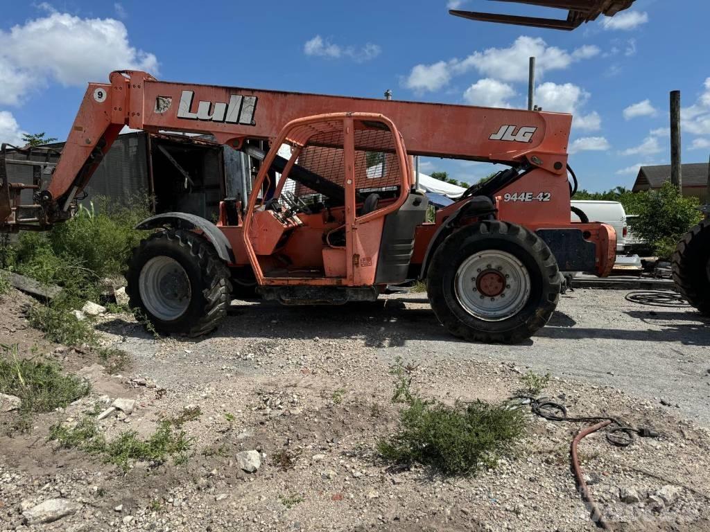 JLG 944 E-42 مناولات متداخلة