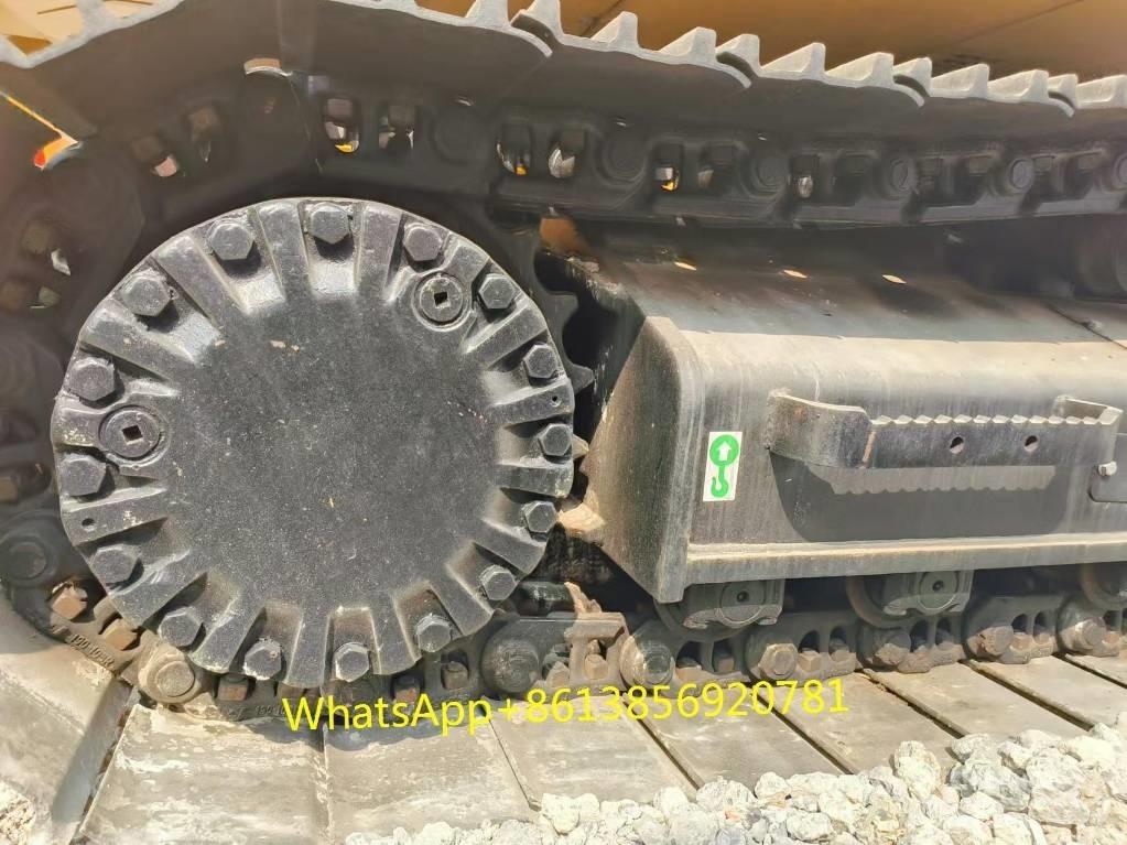 CAT 320 حفارات زحافة
