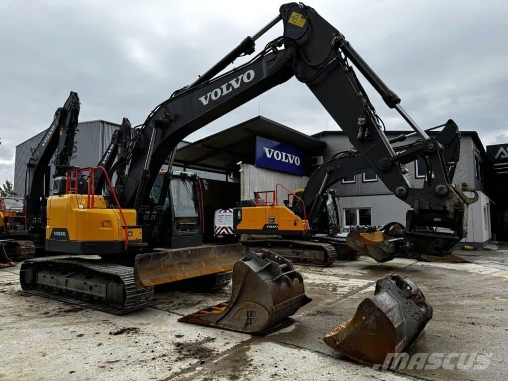 Volvo ECR235EL حفارات زحافة