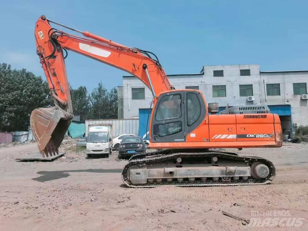 Doosan DX260 حفارات زحافة