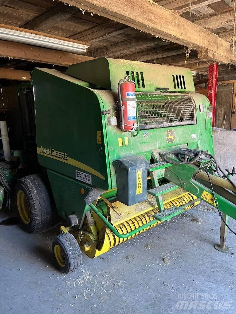 John Deere 578 محزمات مستديرة