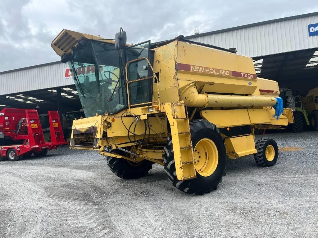 New Holland TX 34 حصادات