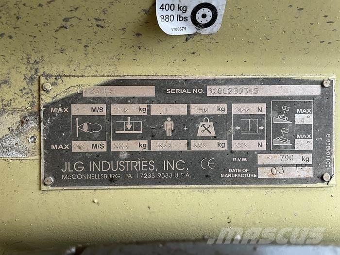 JLG 1230ES رافعات مقصية الشكل