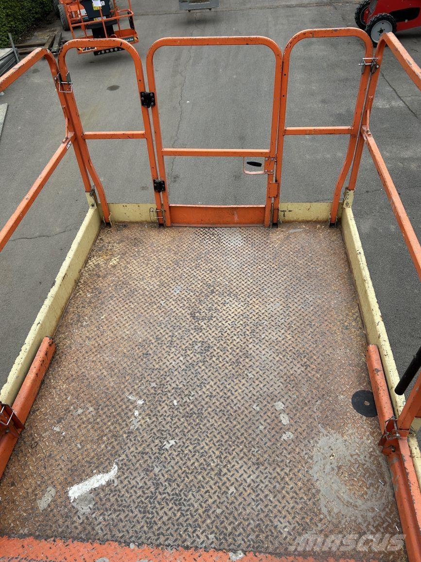 JLG 4069 LE (3614) رافعات مقصية الشكل