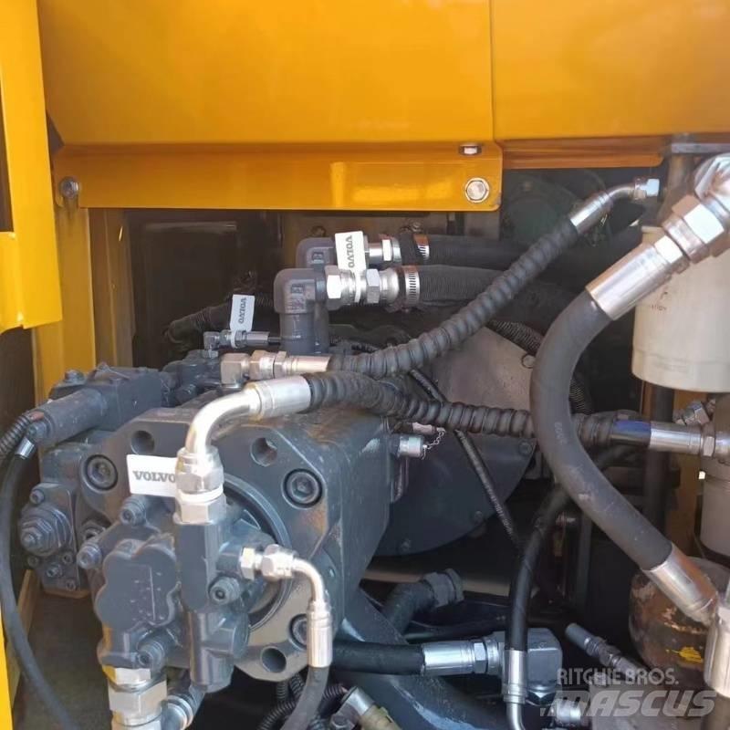 Volvo EC 140 حفارات زحافة