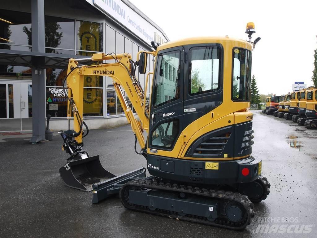 Hyundai R25Z-9AK حفارات صغيرة أقل من 7 طن (حفارات صغيرة)