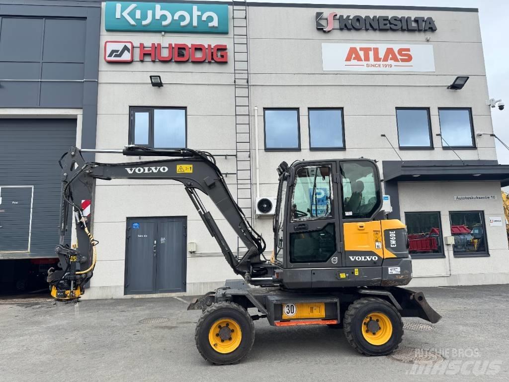 Volvo EW 60 E حفارات بعجل