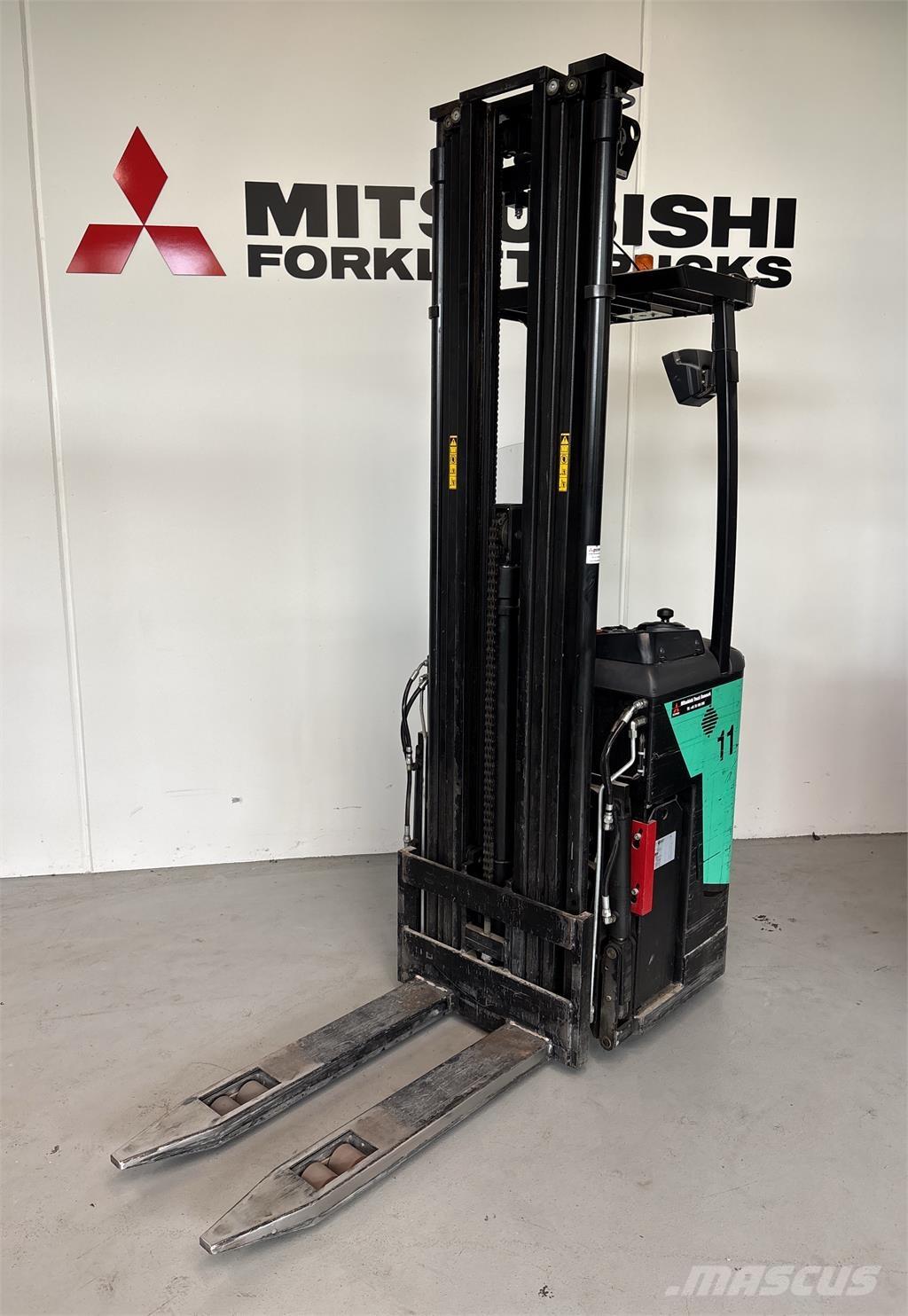 Mitsubishi SBR16N شاحنات مناولة ذاتية الدفع