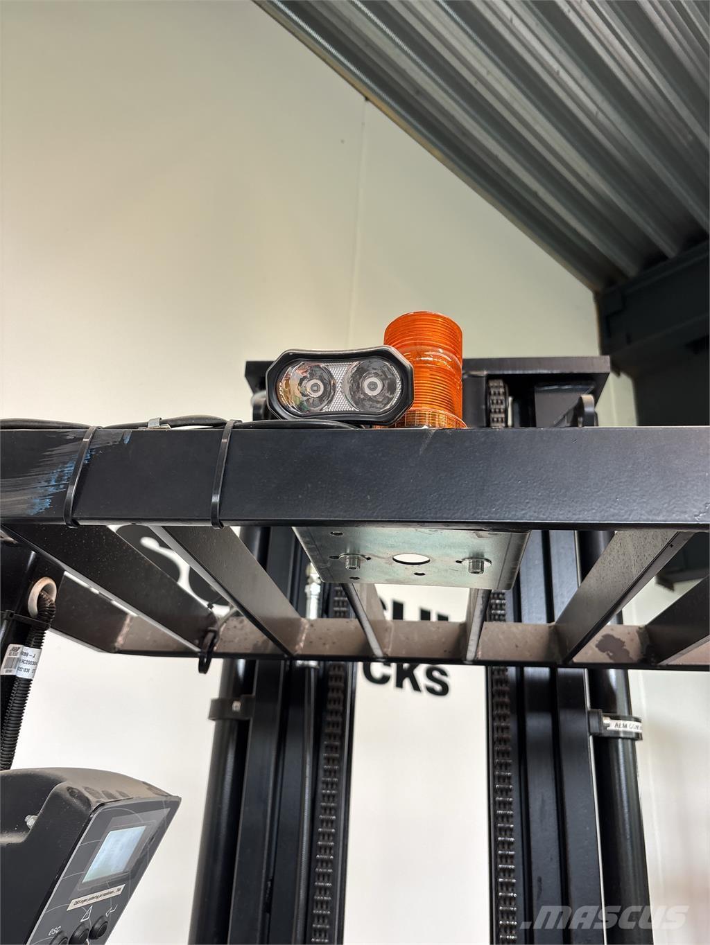 Mitsubishi SBR16N شاحنات مناولة ذاتية الدفع