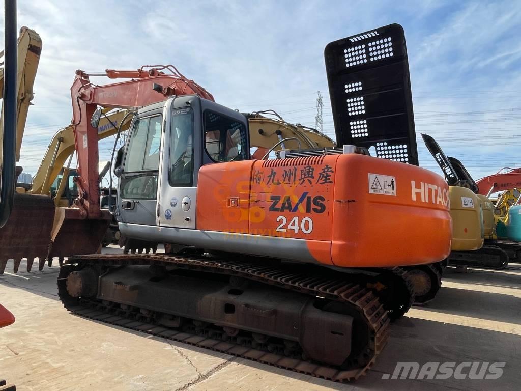 Hitachi ZX 240 حفارات زحافة