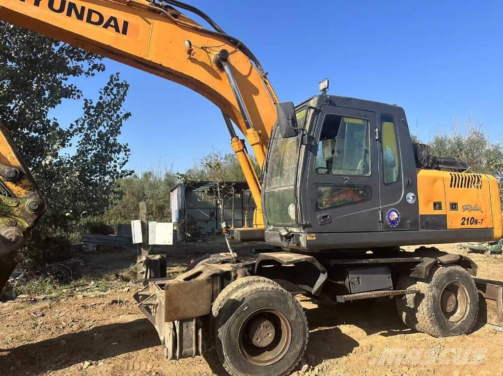 Hyundai R210W-9 حفارات زحافة