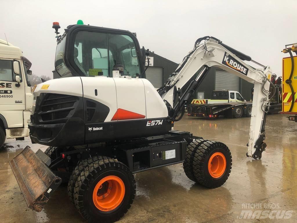 Bobcat E 57 W حفارات بعجل