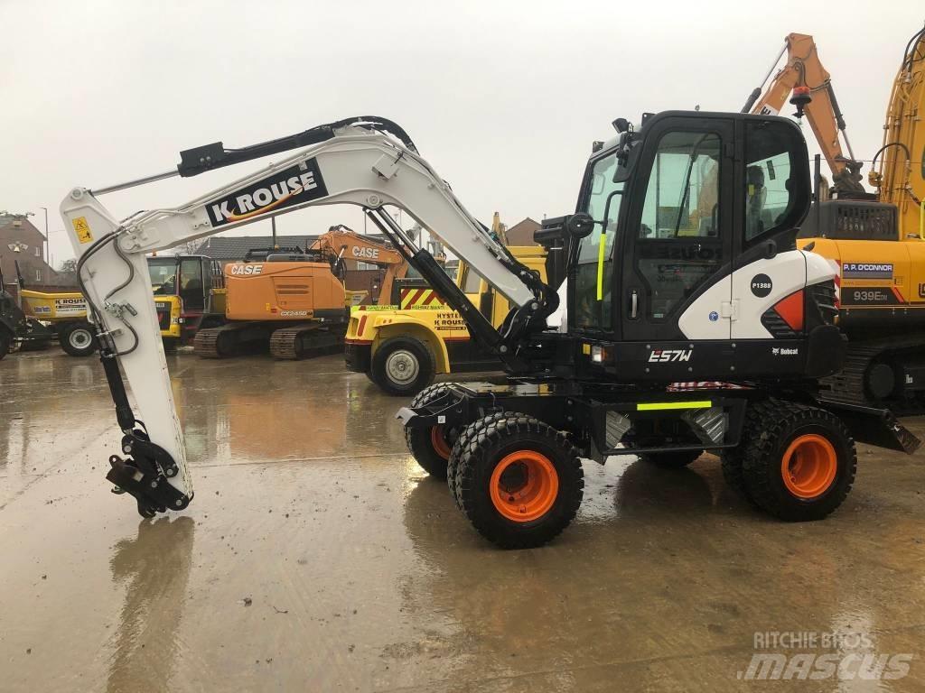 Bobcat E 57 W حفارات بعجل