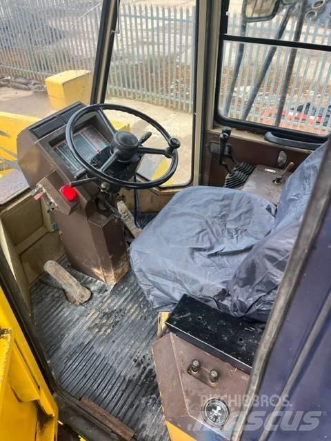 Komatsu WA 600-1 لوادر بعجل