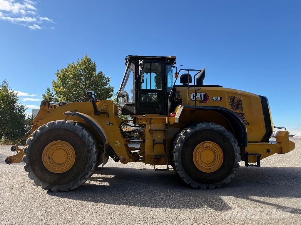 CAT 980 لوادر بعجل