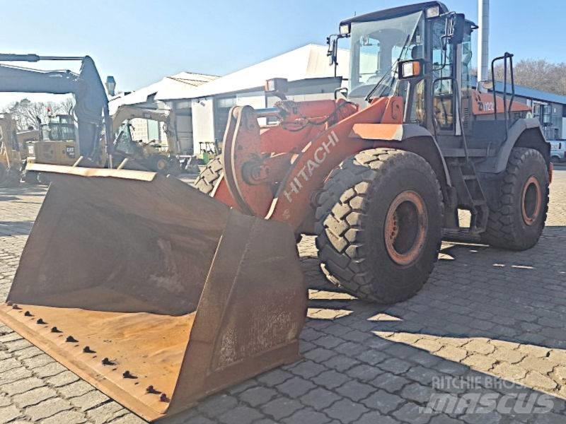 Hitachi ZW 220 لوادر بعجل