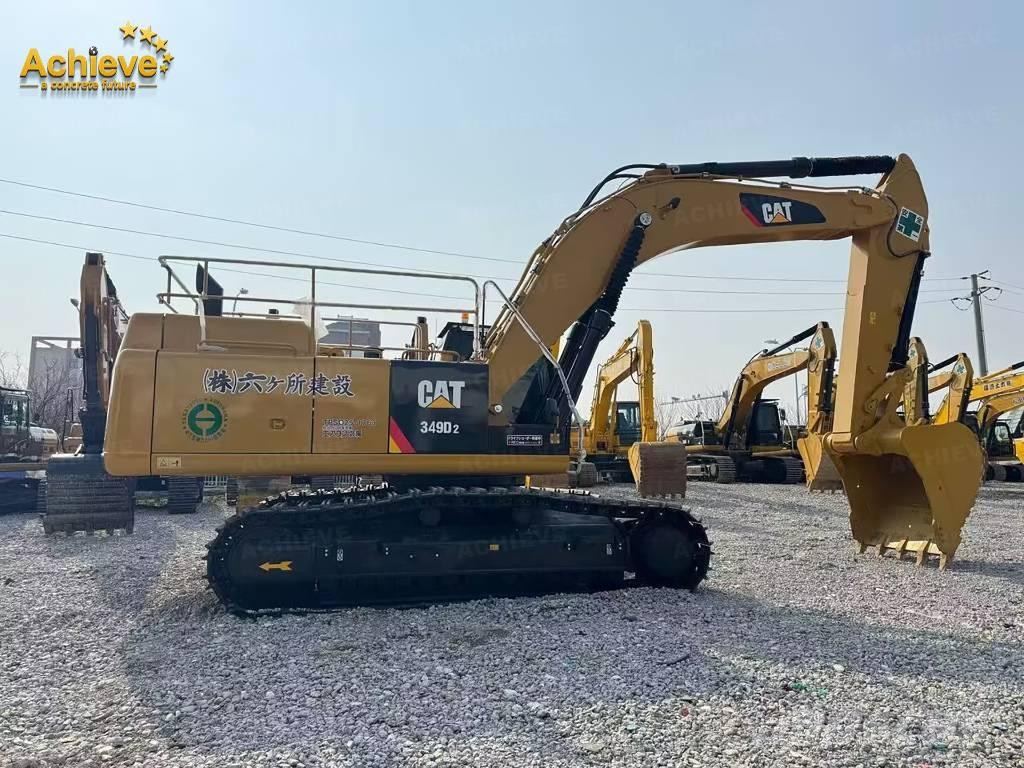 CAT 349 D2 حفارات زحافة