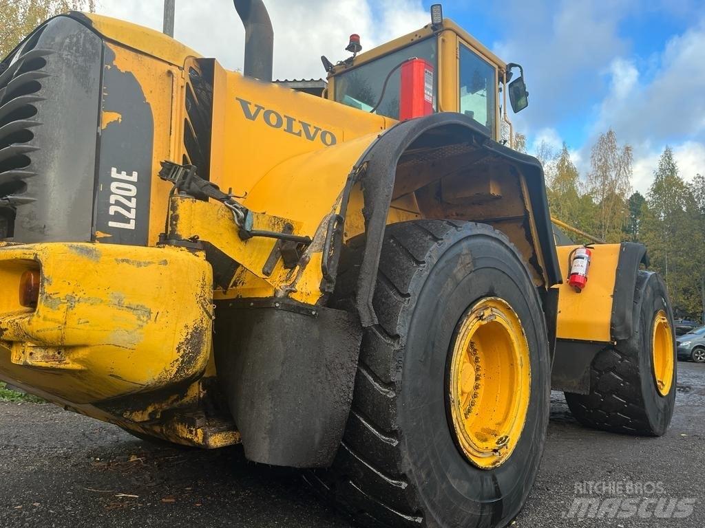 Volvo L 220 E لوادر بعجل