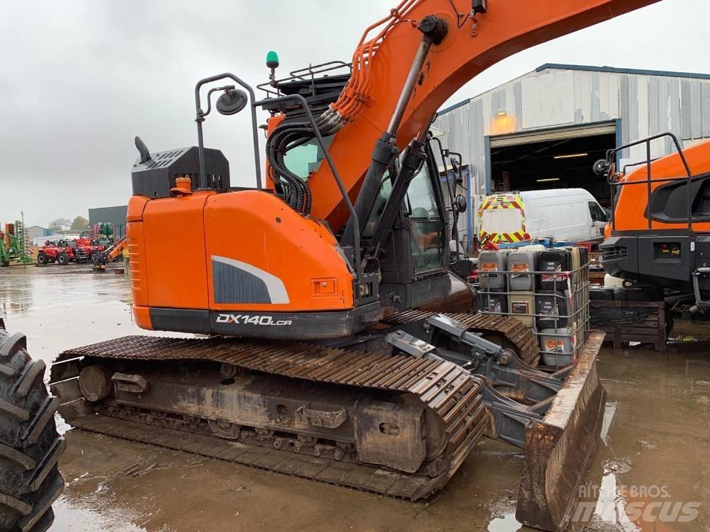 Doosan DX 140 LCR-3 حفارات زحافة