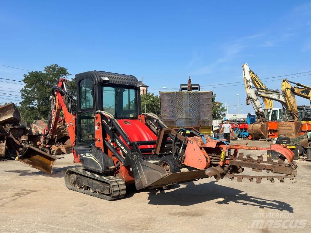Ditch Witch XT 1600 لوادر ذات جرافات عكسية