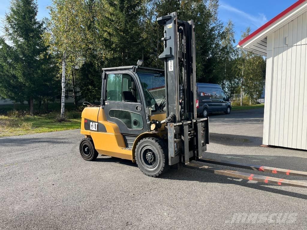 CAT DP50nt شاحنات الديزل