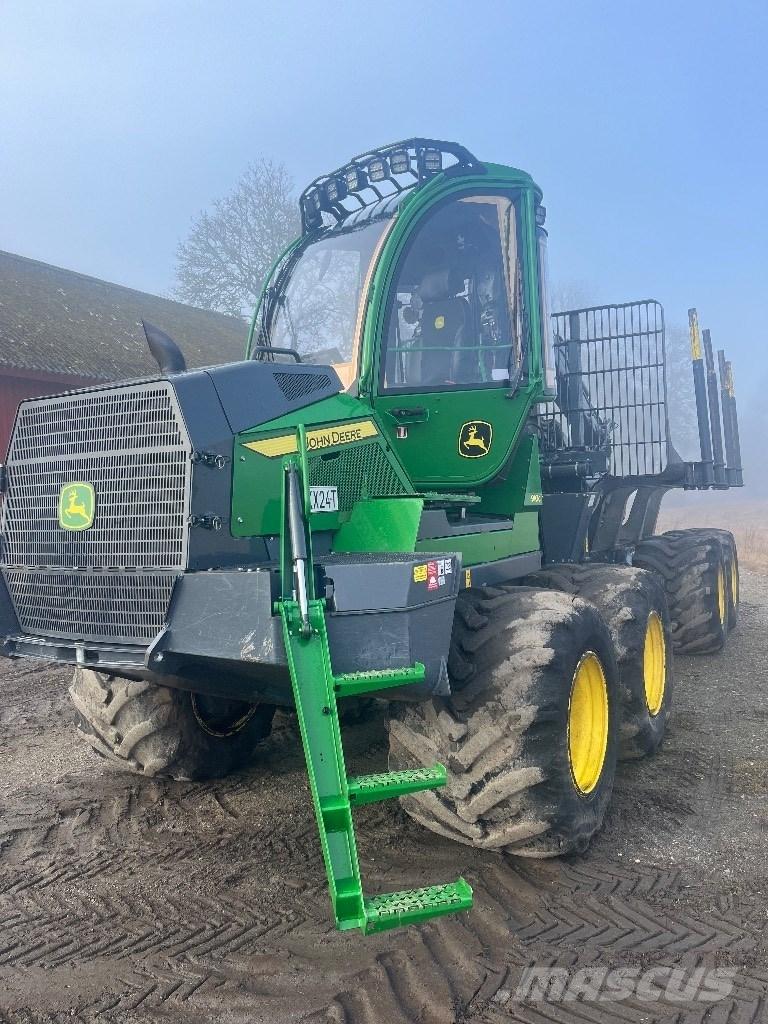John Deere 910G شاحنات
