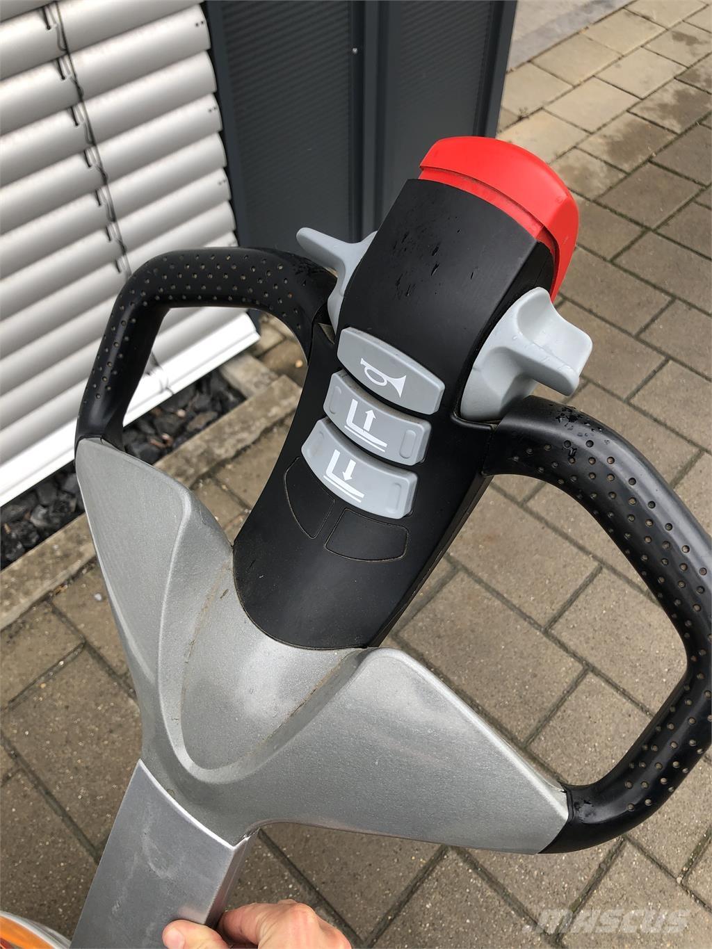 Still EXU16 معدات التكديس الجوالة