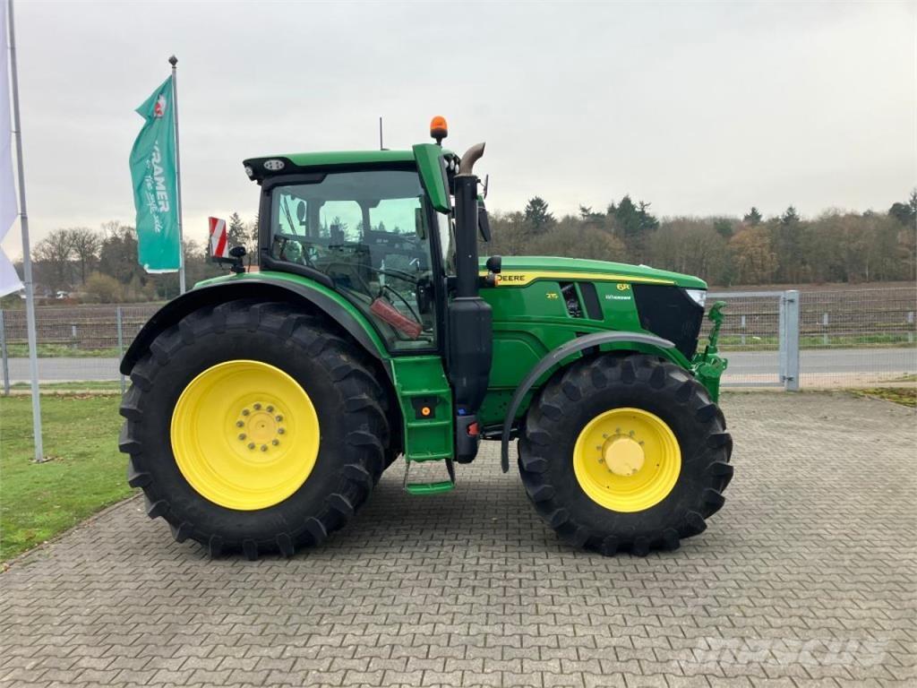 John Deere 6R 215 الجرارات