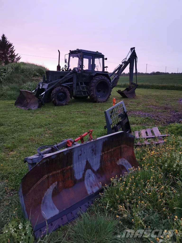 Belarus MTZ 82 لوادر ذات جرافات عكسية