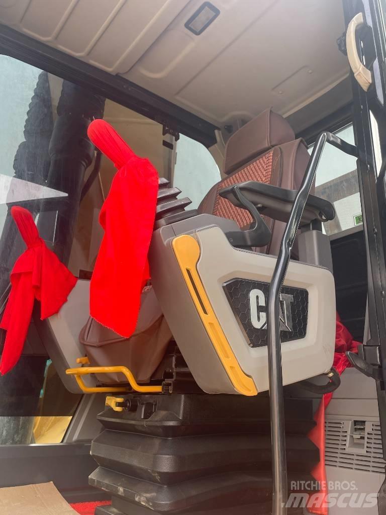 CAT CAT323GC حفارات زحافة