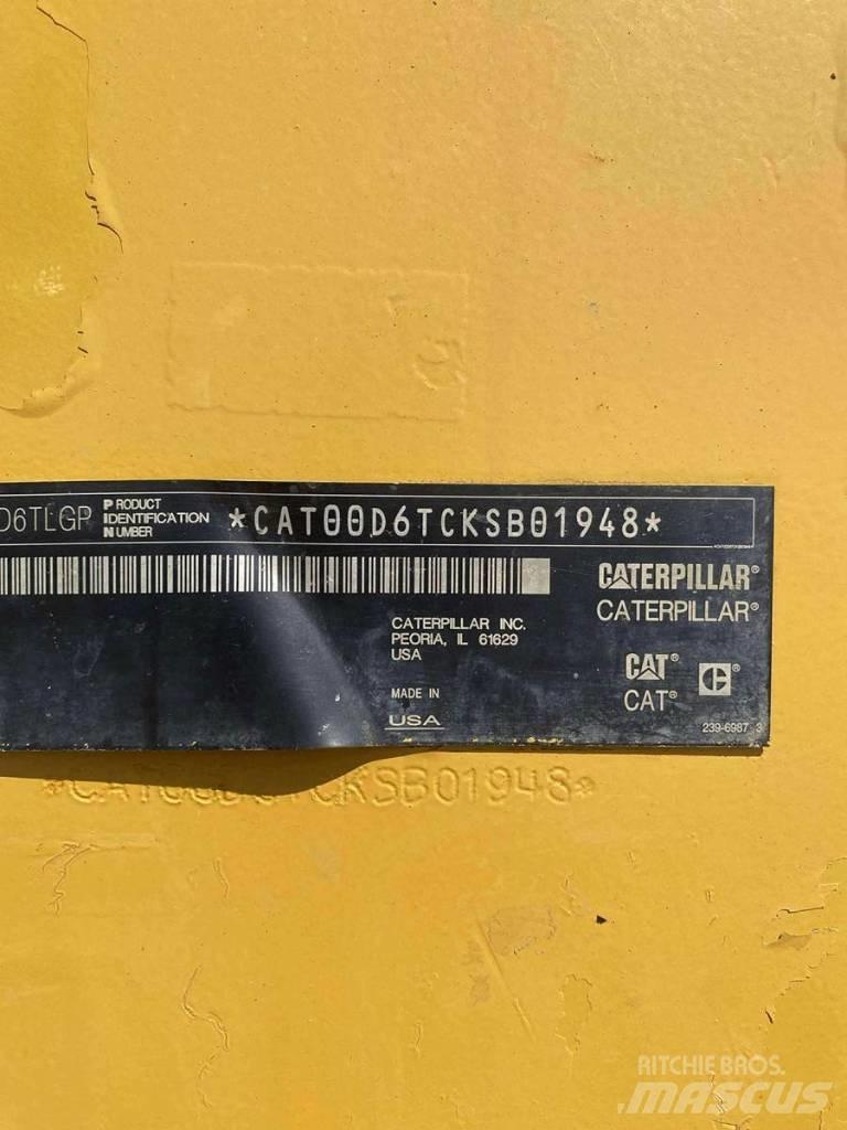 CAT D 6 T LGP بلدوزرات مجنزرة