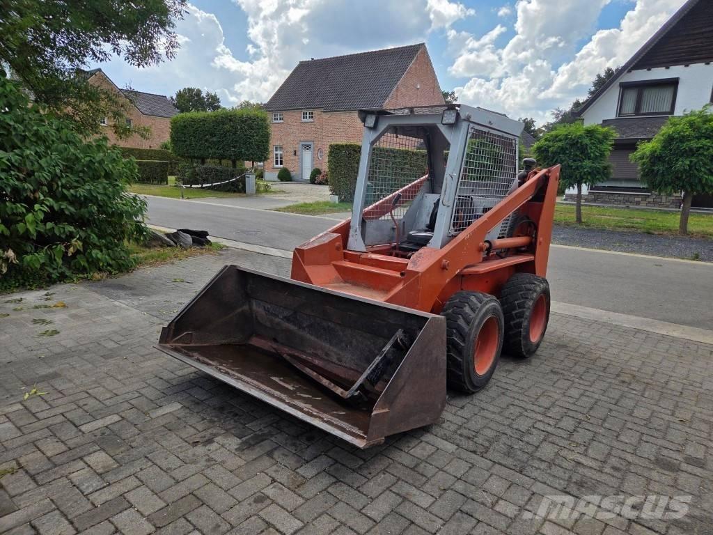 Thomas T170 لوادر انزلاقية التوجيه