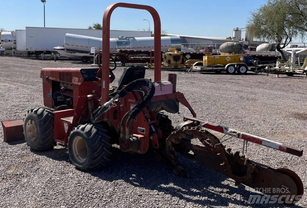 Ditch Witch 3700 DD ماكينات حفر خنادق