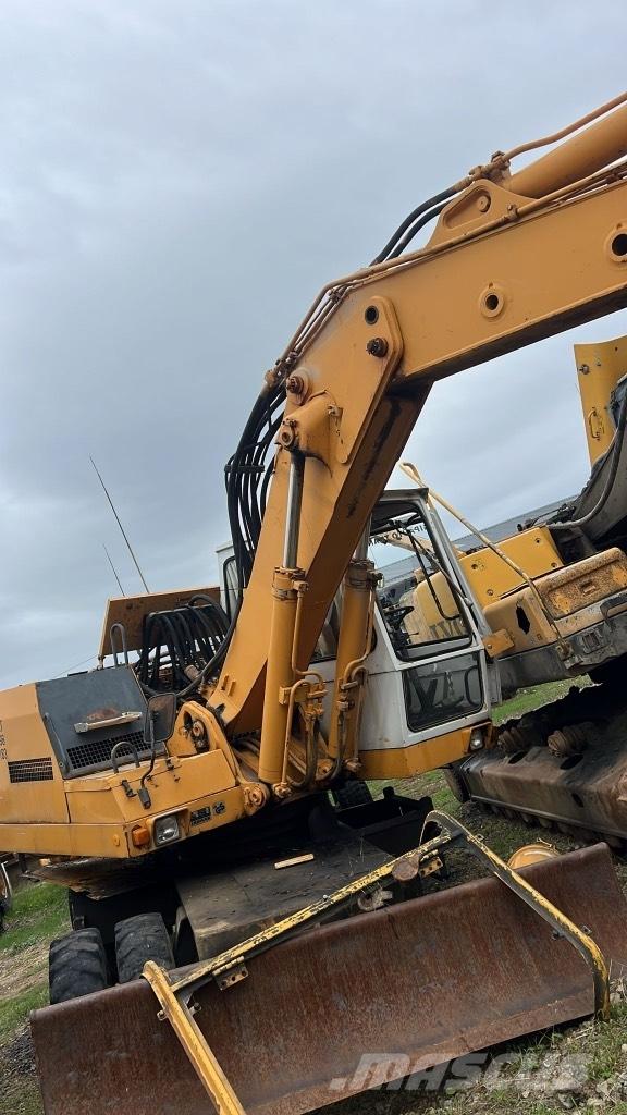Liebherr A 922 محركات