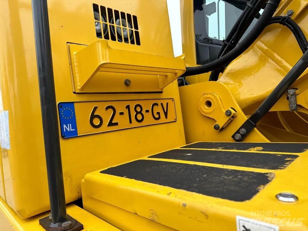 Komatsu PW160-8 حفارات بعجل
