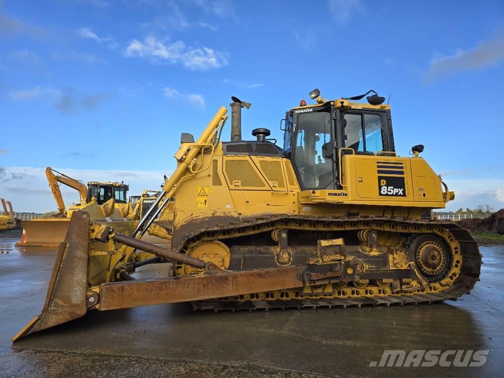 Komatsu D85PX-18 بلدوزرات مجنزرة