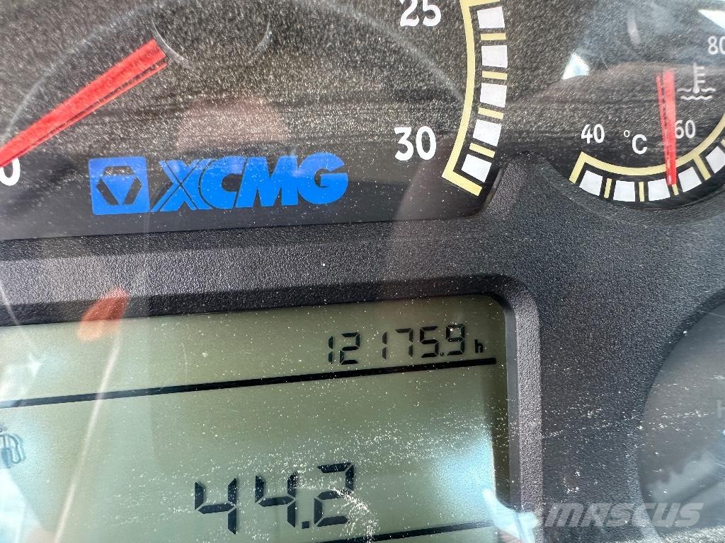 XCMG LW 700 KN لوادر بعجل