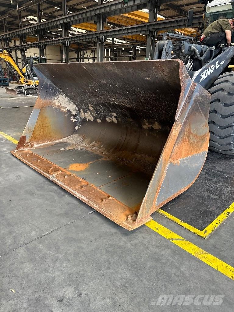 XCMG LW 700 KN لوادر بعجل