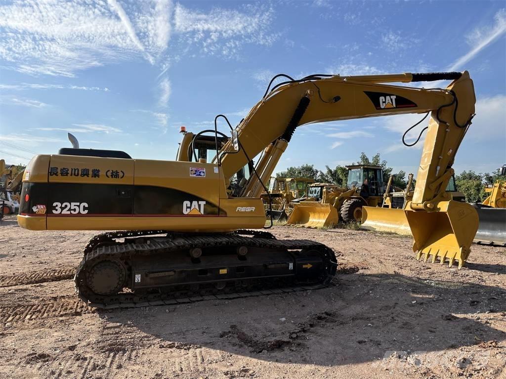 CAT 325 C حفارات زحافة