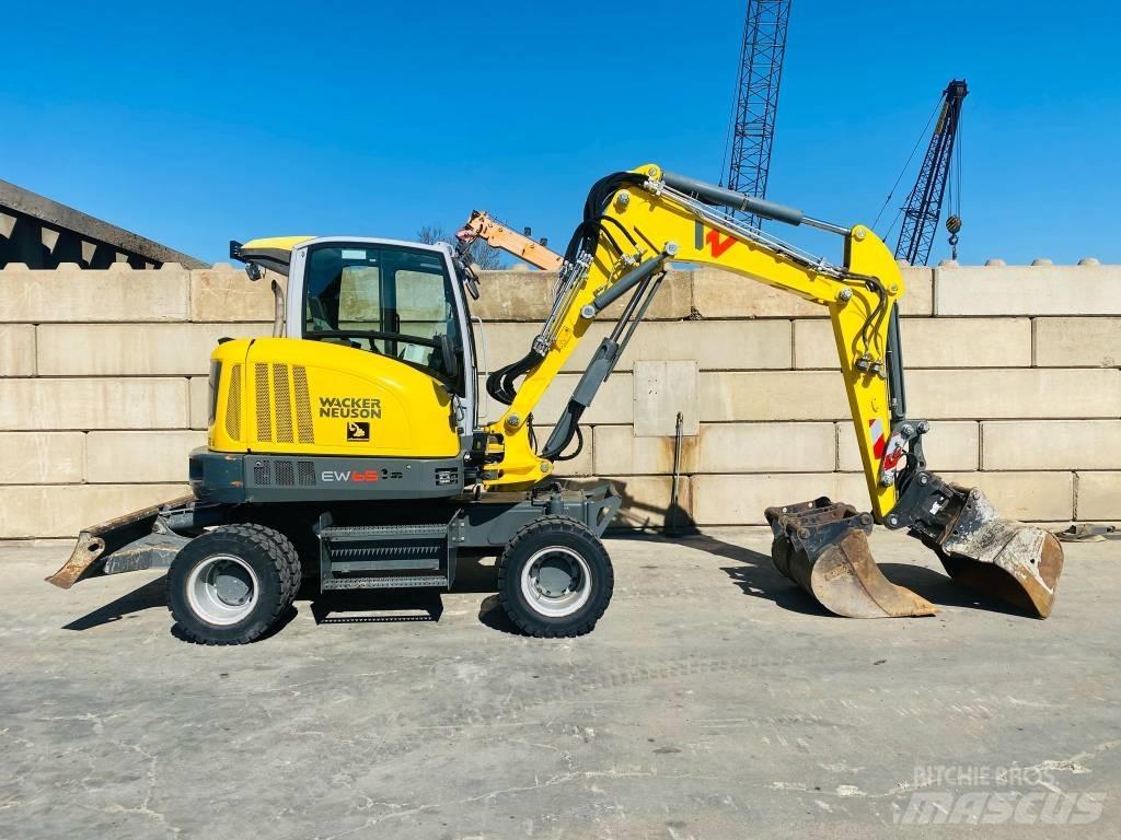 Wacker Neuson EW 65 حفارات بعجل