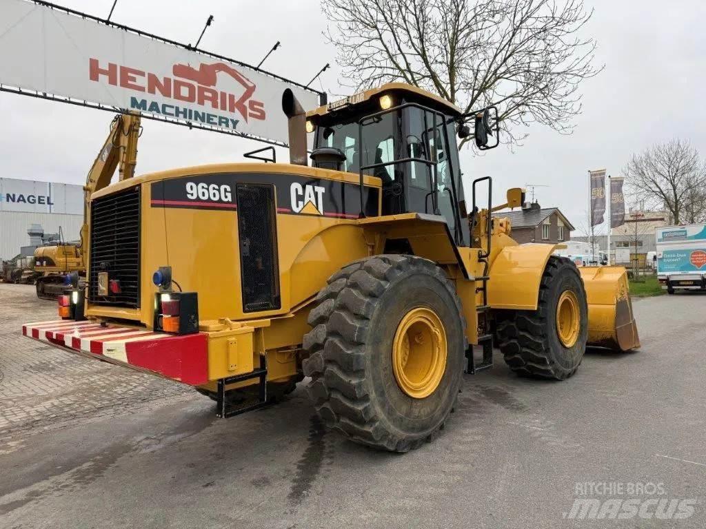 CAT 966G لوادر بعجل