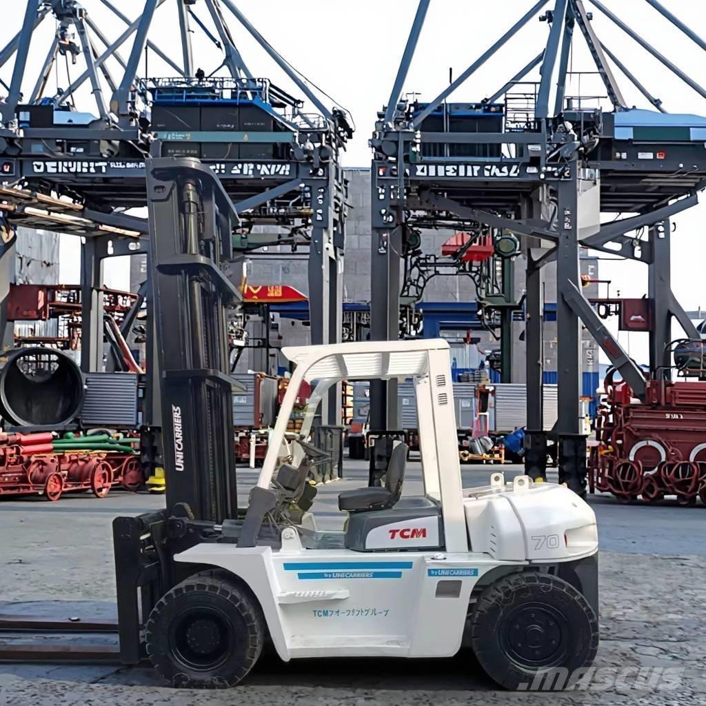 TCM FD 70 Z8 شاحنات ذات هيكل صندوقي