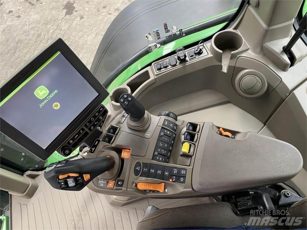 John Deere 7R 350 الجرارات