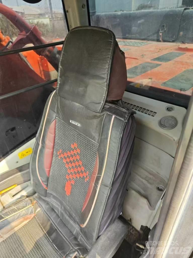 Hitachi 470 حفارات زحافة