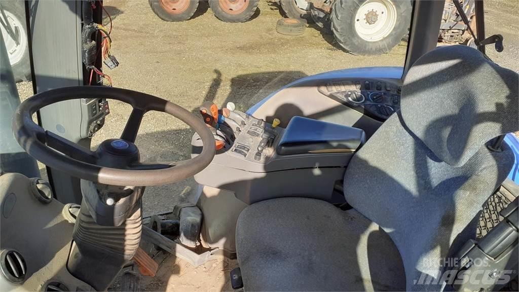 New Holland TG285 الجرارات
