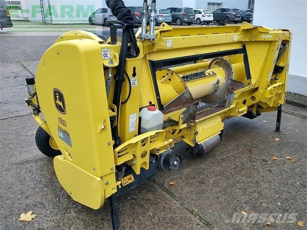 John Deere 8600 علافات ذاتية الدفع