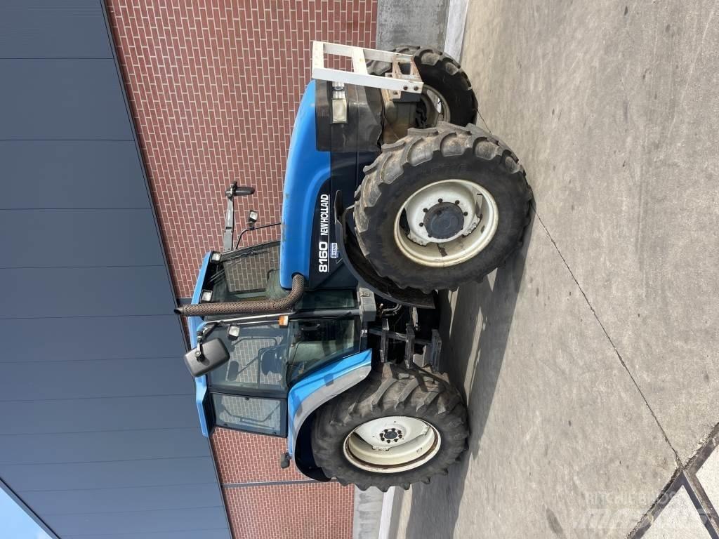 New Holland 8160 الجرارات