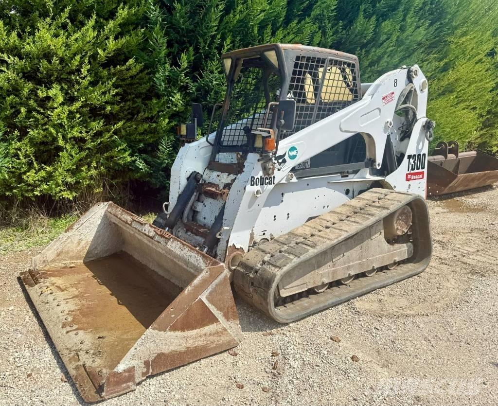 Bobcat T 300 لوادر صغيرة